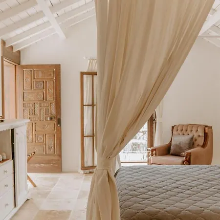 Ciy Restaurant & Guest house